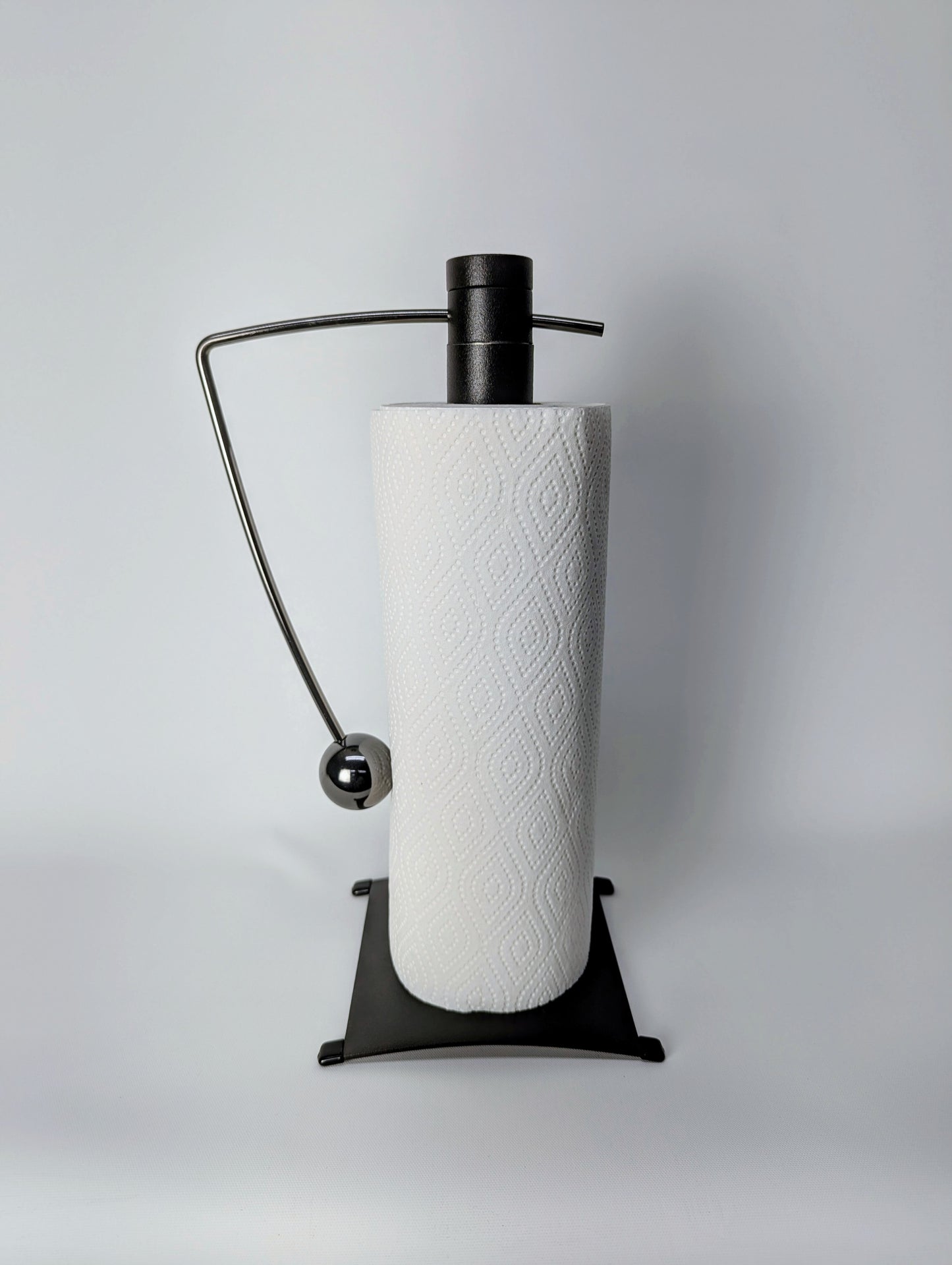 Isis Paper towel roll holder
