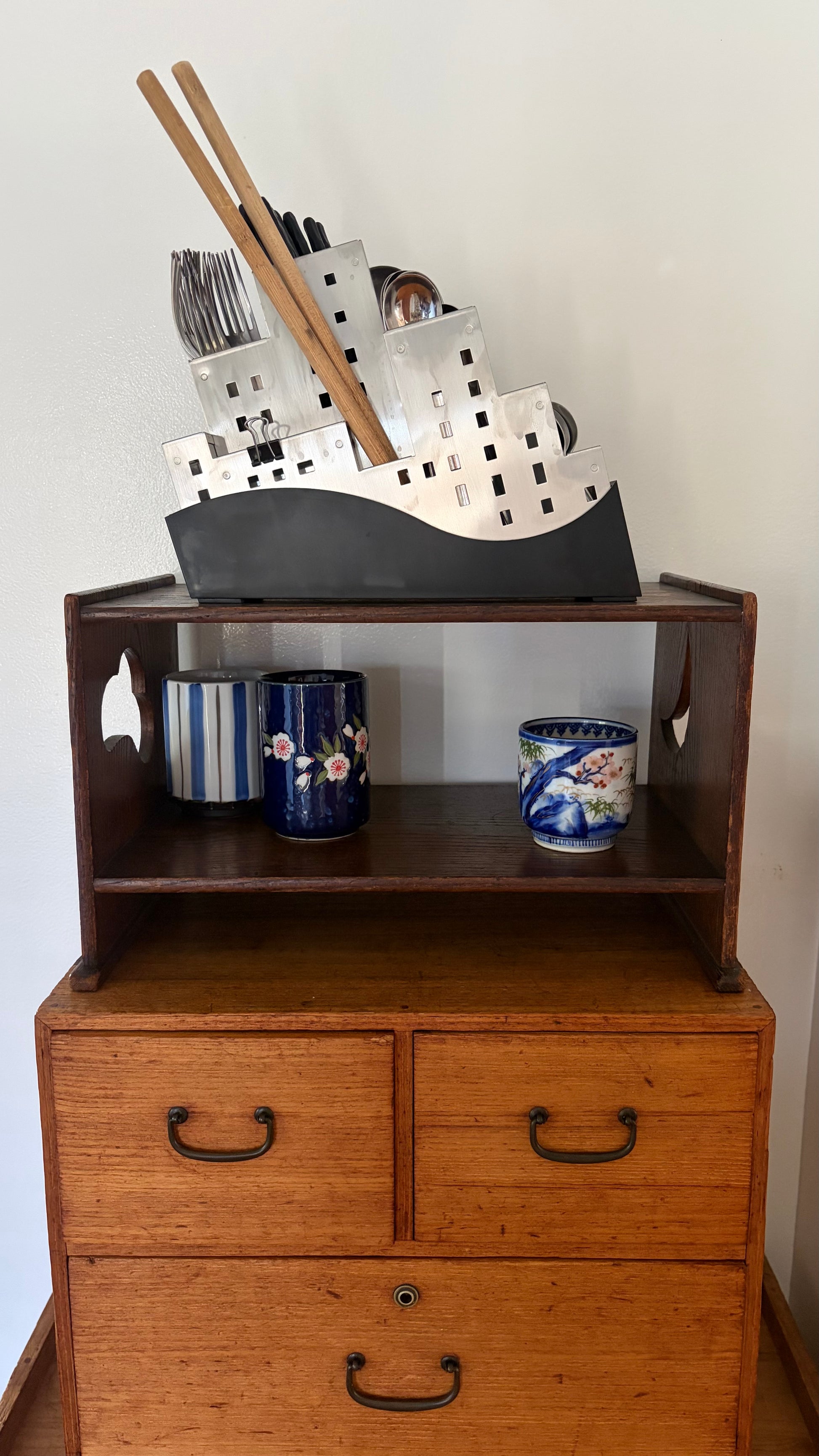 Holder for knives, forks and chopsticks