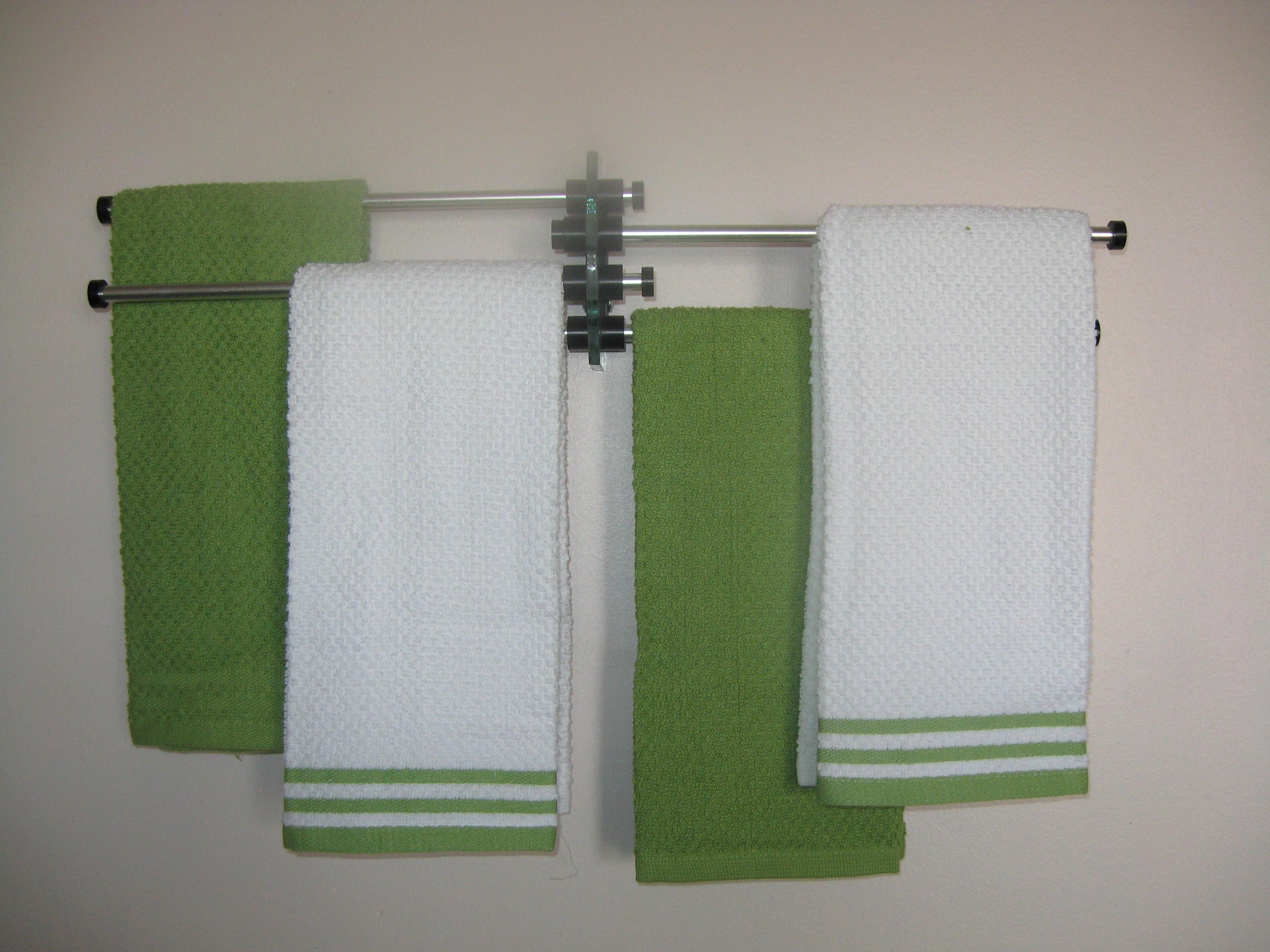 Zojila.com: Serengeti Towel Hanger : Modern sliding bar wall mounted towel hanger for bathroom & kitchen: Bath & Kitchen