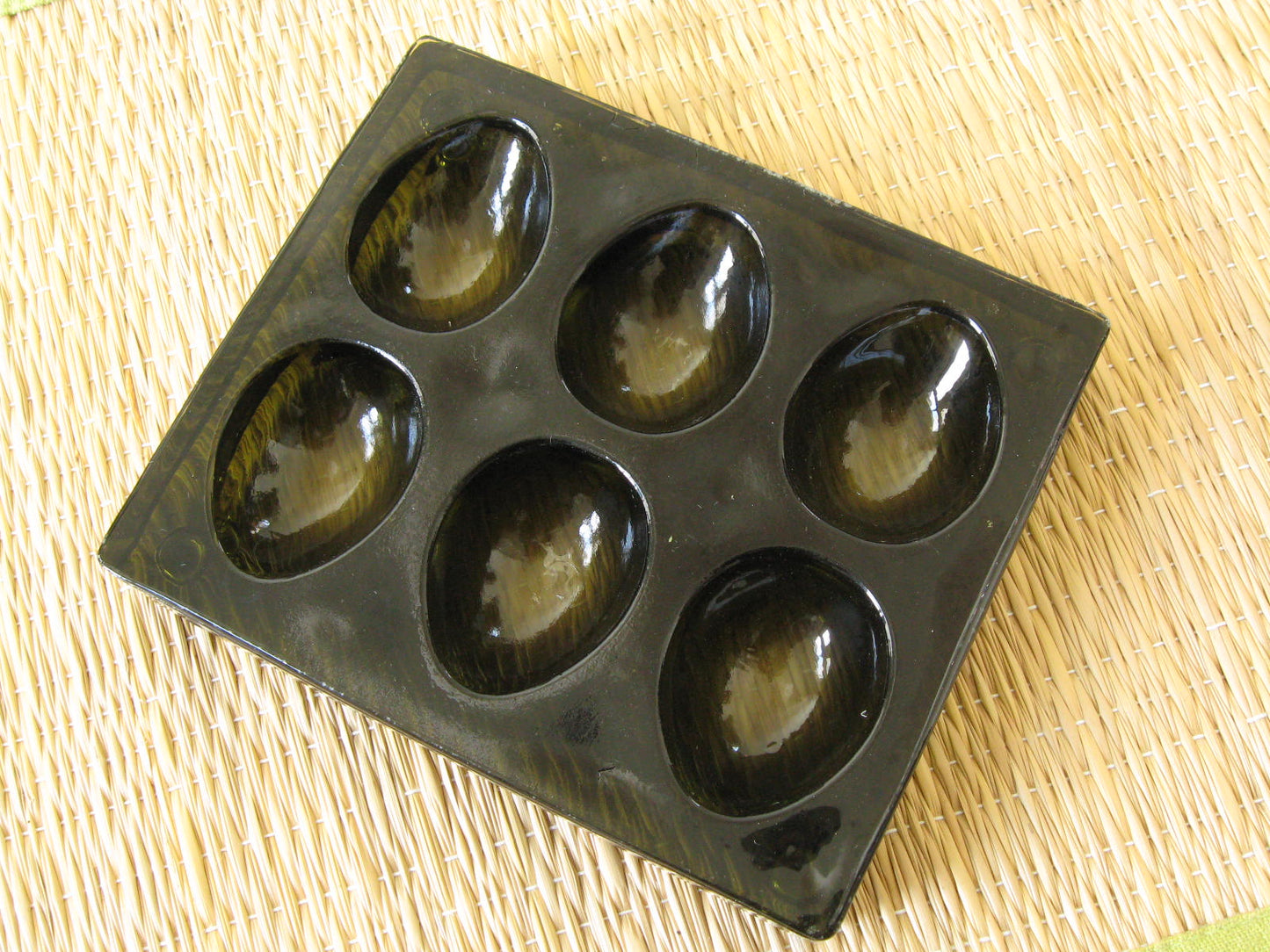 Zojila.com : Petra Egg tray : Translucent black glass serving Tray, 6-egg serving platter: Kitchen Utensil