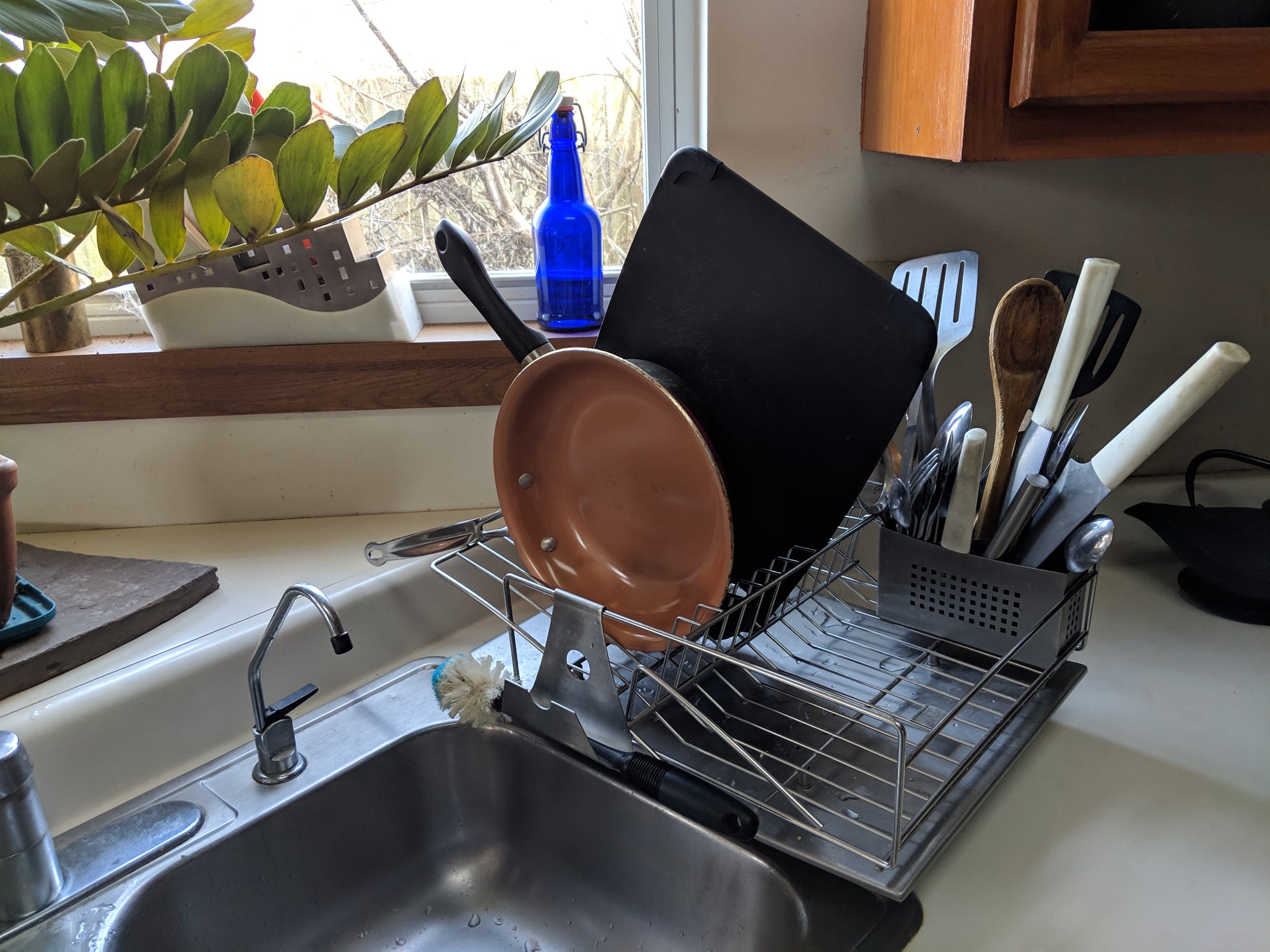 Dish Drying Rack Small Dish Drainer with Cutlery Cup Rack for Sink